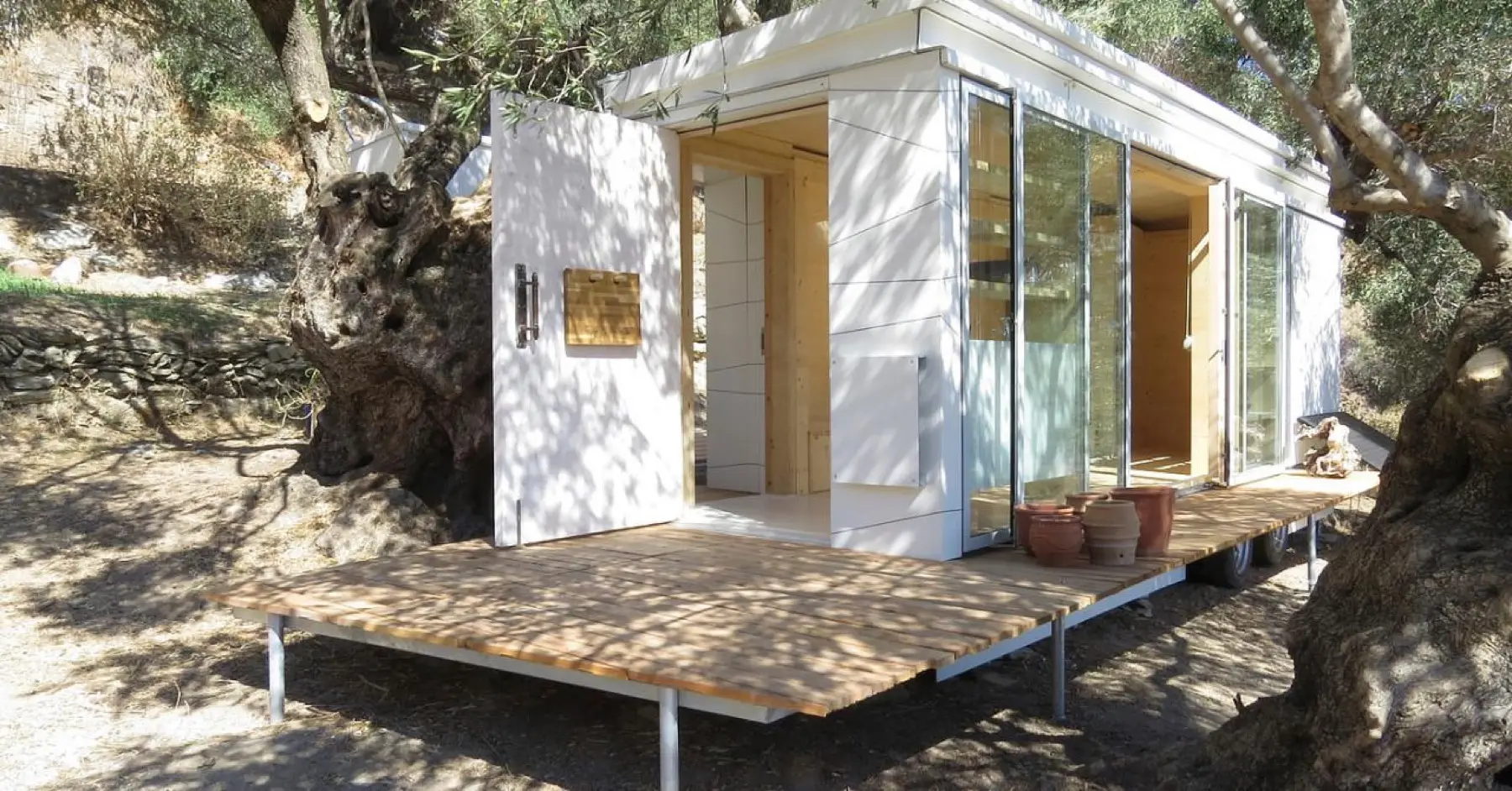 Studio με deck